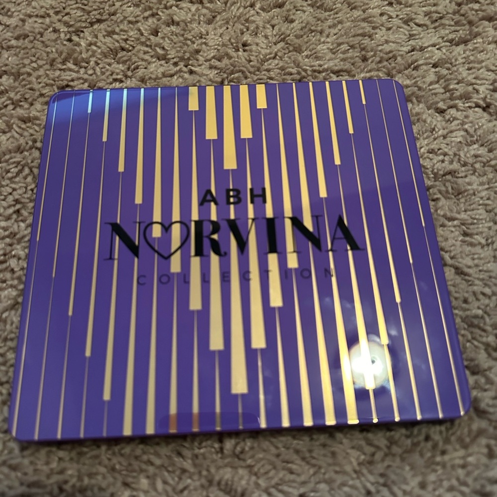 Anastasia BH eyeshadow palette